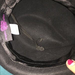 Angela William Accessories - Angela Williams Boutique Feather Hat Angela William Accessories - Angela Williams Boutique Feather Hat